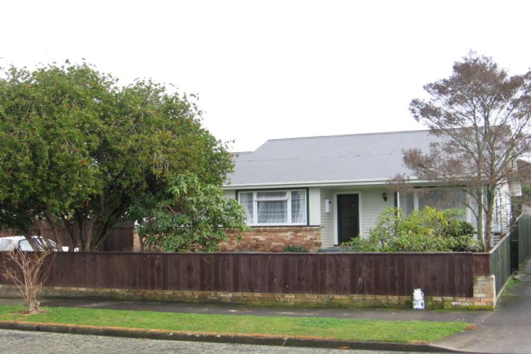 Photo of property in 21 Galway Avenue, Hokowhitu, Palmerston North, 4410