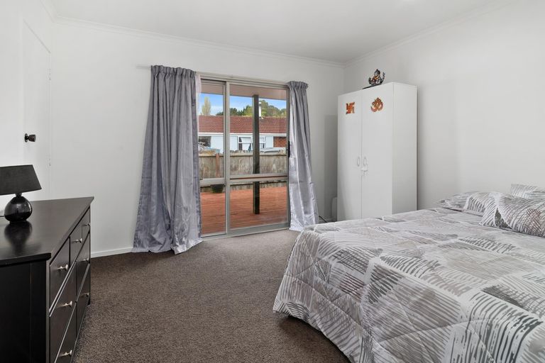 Photo of property in 95 Aquarius Drive, Kawaha Point, Rotorua, 3010