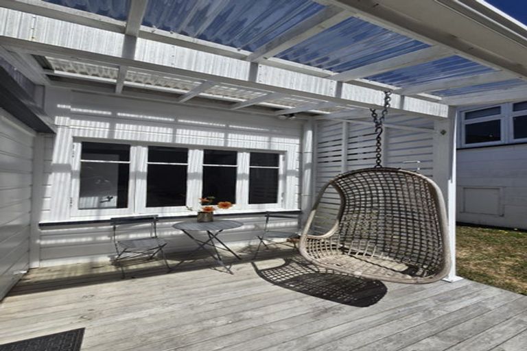 Photo of property in 32 Todman Street, Brooklyn, Wellington, 6021