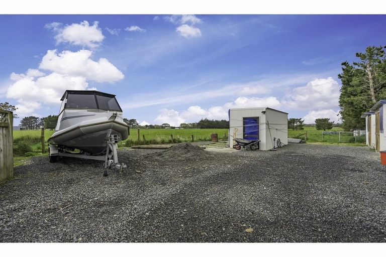 Photo of property in 3 Mckellar Road, Seaward Bush, Invercargill, 9871