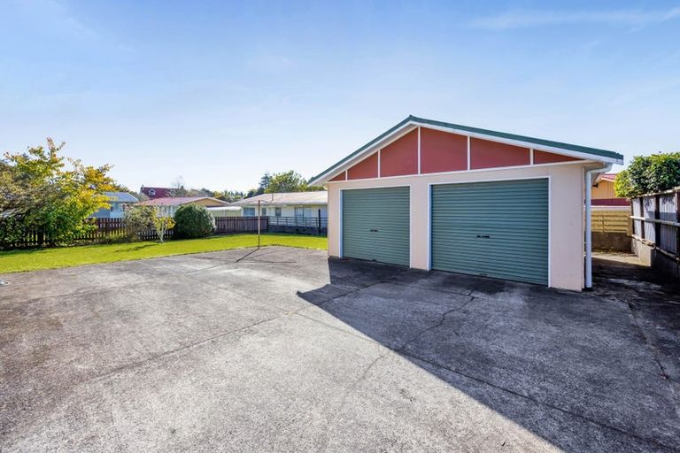 Photo of property in 22 Karaka Street, Inglewood, 4330