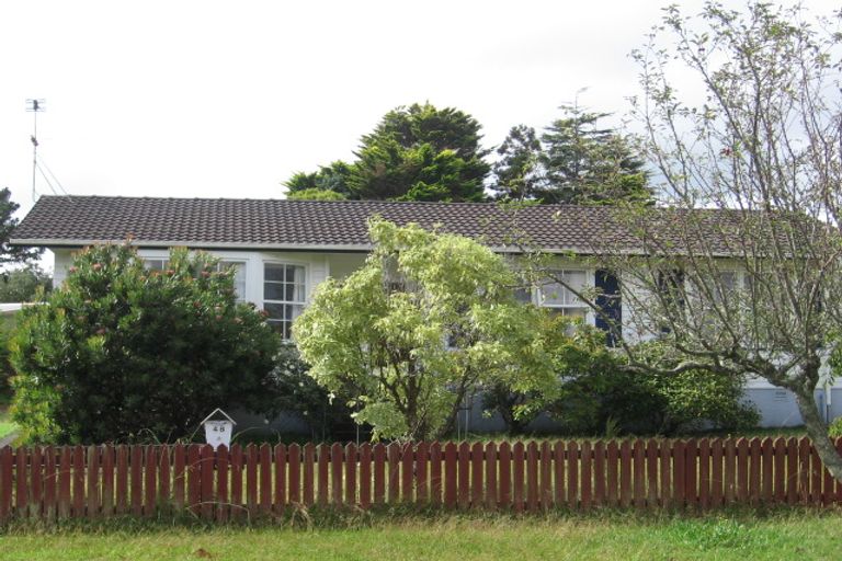 Photo of property in 48 Chilcott Road, Henderson, Auckland, 0612
