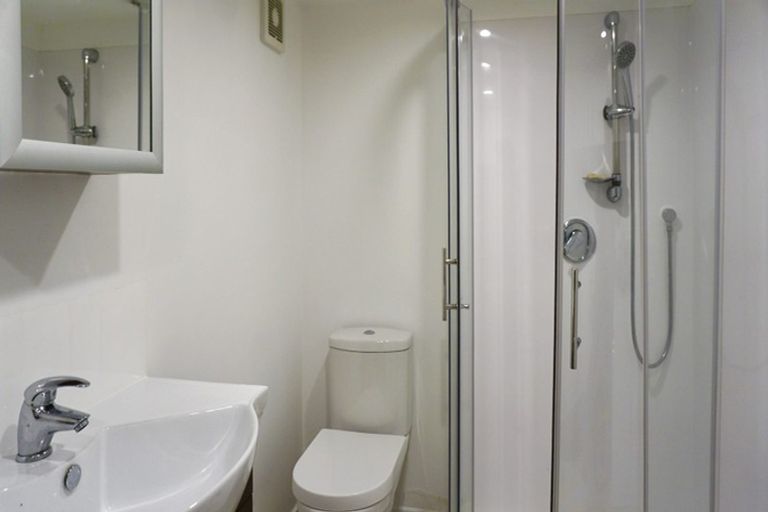 Photo of property in 25 Hutchinsons Road, Bucklands Beach, Auckland, 2014