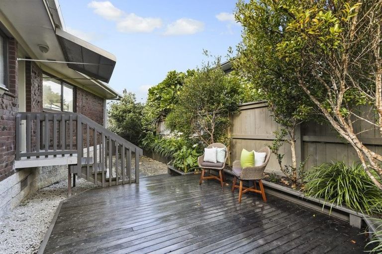 Photo of property in 1/130 Churchill Road, Rothesay Bay, Auckland, 0630
