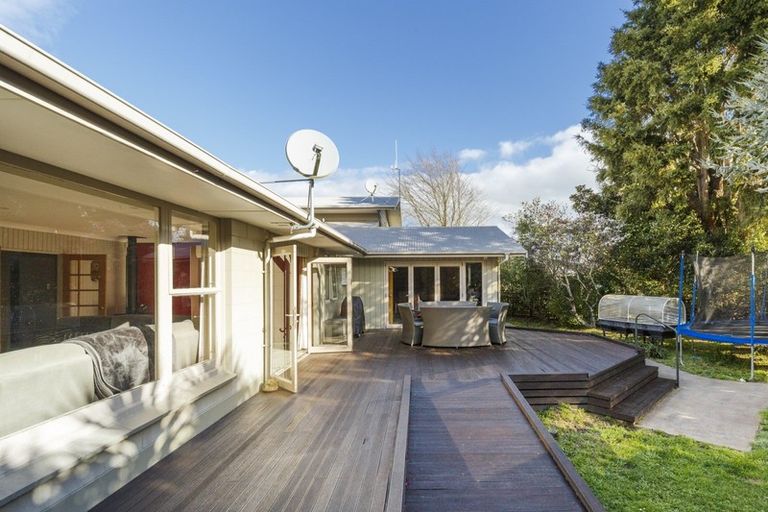 Photo of property in 38 Wikiriwhi Crescent, Awapuni, Palmerston North, 4412