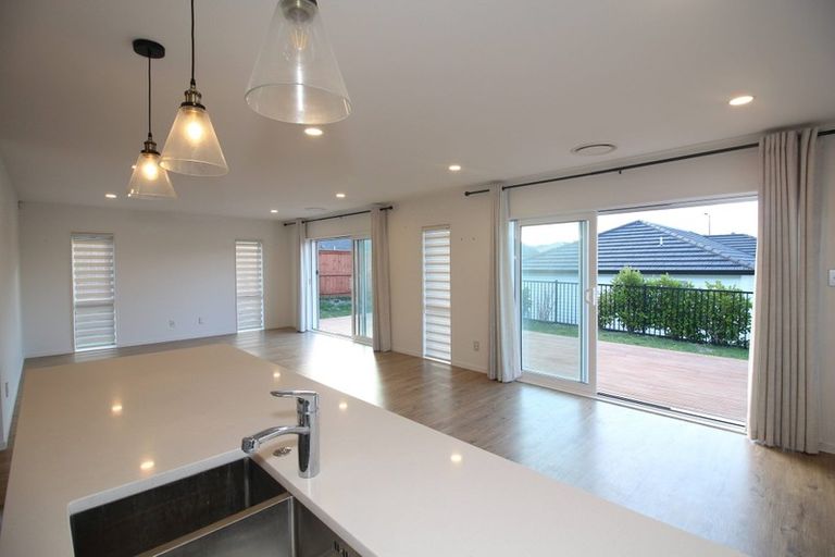 Photo of property in 33 Nobilo Road, Kumeu, 0810