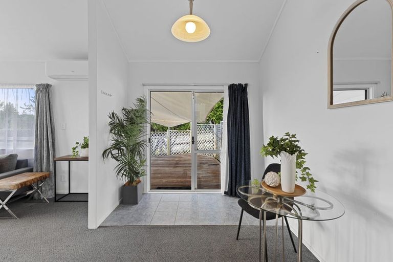 Photo of property in 1/116 Prince Regent Drive, Half Moon Bay, Auckland, 2012