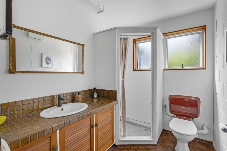 Photo of property in 335 Te Moana Road, Waikanae, 5036