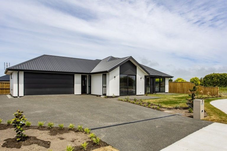 Photo of property in 7 Yates Place, Amberley, 7410