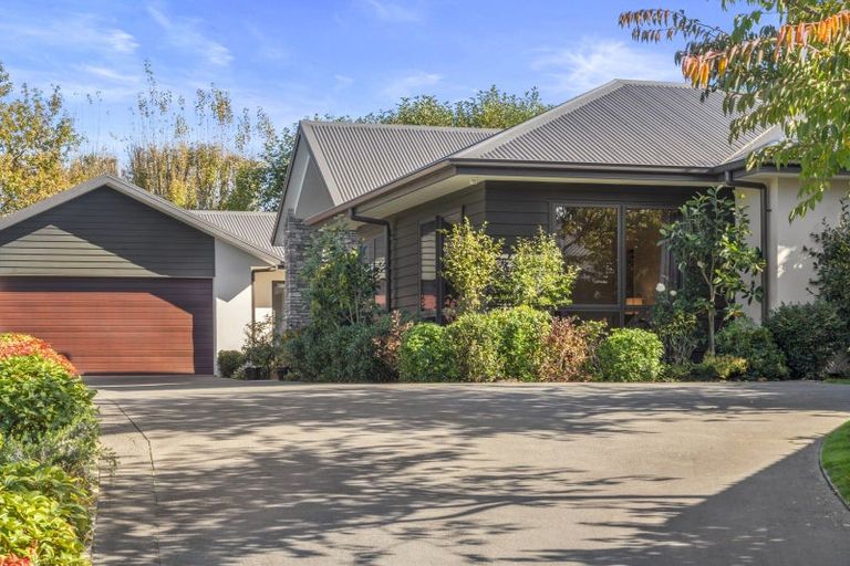 Photo of property in 10 Glen Bridge Lane, Harewood, Christchurch, 8051