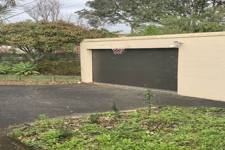 Photo of property in 19 Sartors Avenue, Northcross, Auckland, 0630