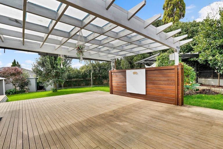 Photo of property in 9 Mccall Place, Opaheke, Papakura, 2113