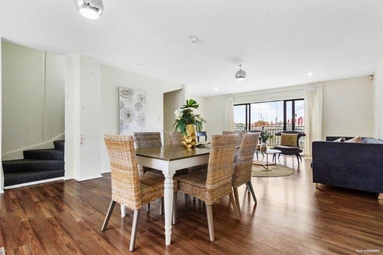 Photo of property in Krisley Court, 10/6 Ambrico Place, New Lynn, Auckland, 0600