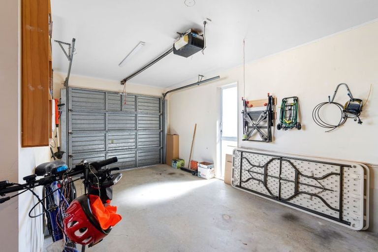 Photo of property in 18 Gandalf Crescent, Paraparaumu, 5032