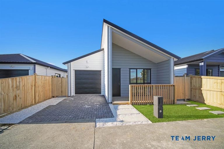 Photo of property in 43 Tributary Parade, Karaka, Papakura, 2113