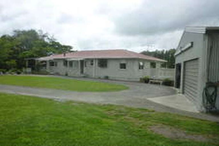 Photo of property in 30 Convent Road, Otaki, 5512