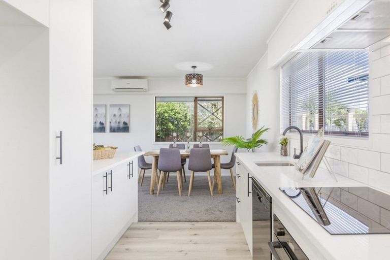 Photo of property in 1b Pleasant Road, Glen Eden, Auckland, 0602