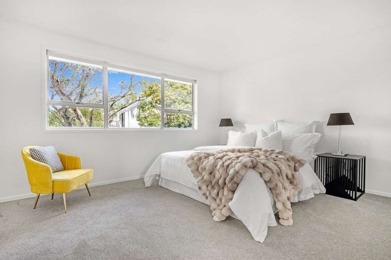 Photo of property in 9 Tahu Crescent, Sunnynook, Auckland, 0620