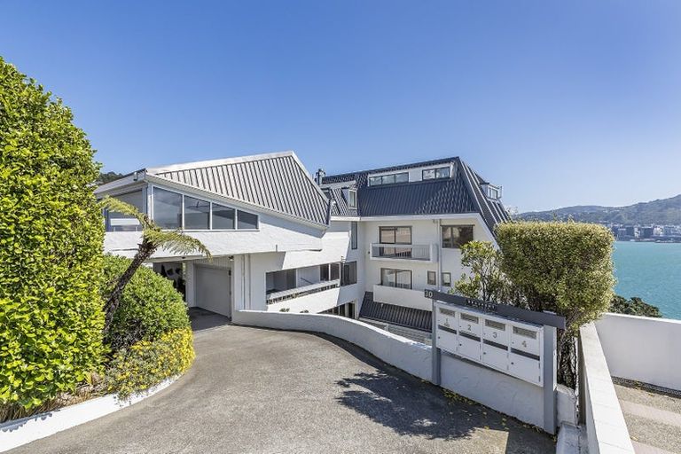 Photo of property in Beauport Apartments, 2/30 The Crescent, Roseneath, Wellington, 6011