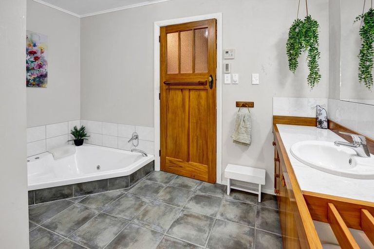 Photo of property in 16 Fairfield Road, Hawera, 4610