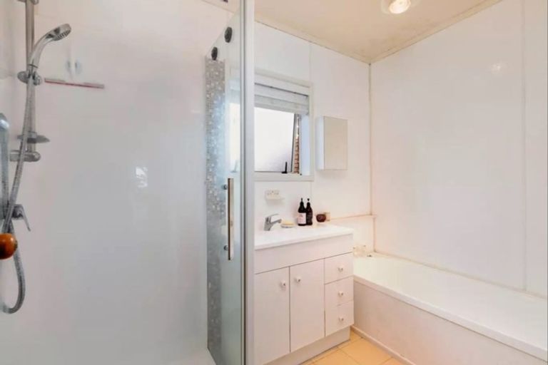 Photo of property in 2/171 Pigeon Mountain Road, Half Moon Bay, Auckland, 2012