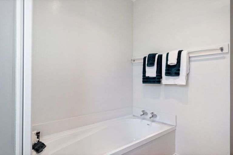 Photo of property in 26 Gentian Street, Timberlea, Upper Hutt, 5018