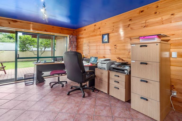 Photo of property in 70 Grand Vue Road, Kawaha Point, Rotorua, 3010