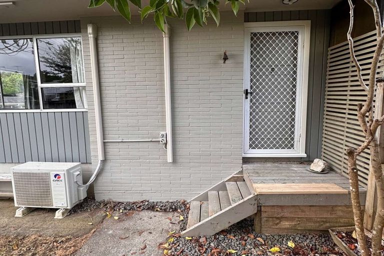 Photo of property in 2/42 Sheridan Drive, New Lynn, Auckland, 0600