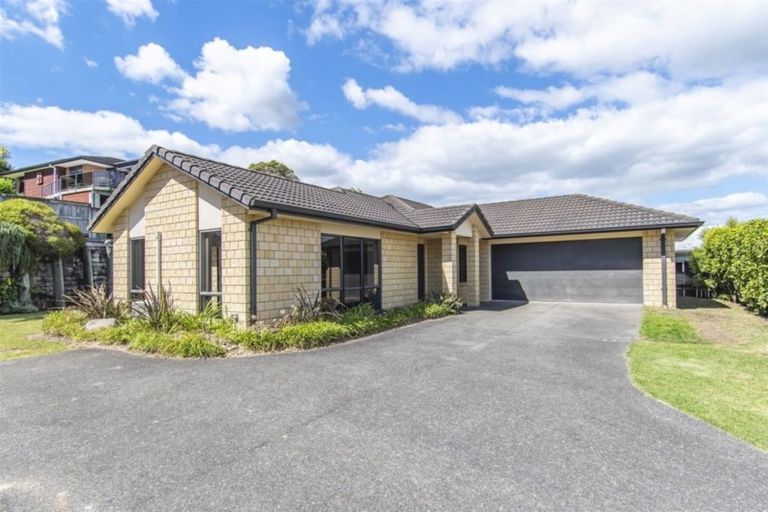 Photo of property in 5 Hillford Place, Welcome Bay, Tauranga, 3175