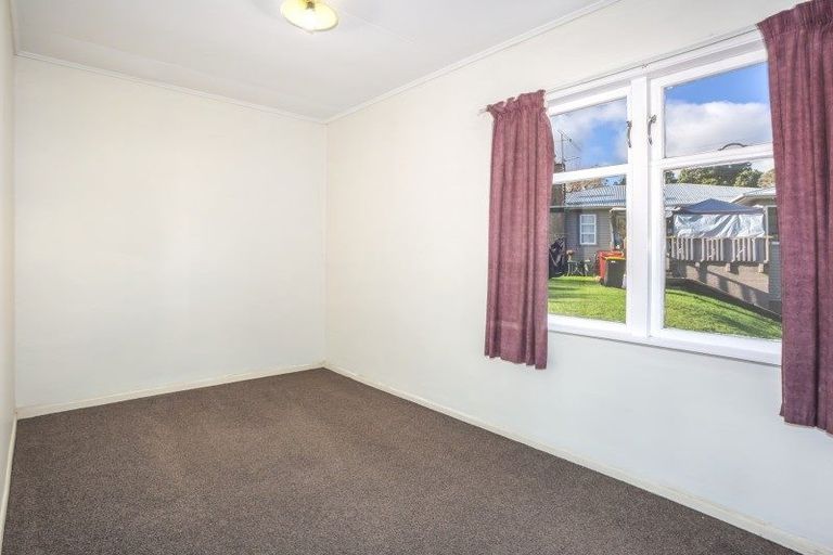 Photo of property in 48 Collins Avenue, Tawa, Wellington, 5028