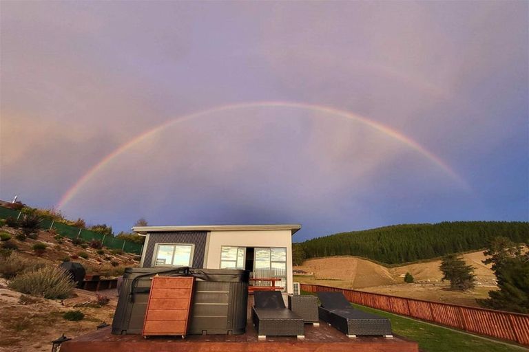 Photo of property in 17 Kingsgate Lane, Waihola, Milton, 9073