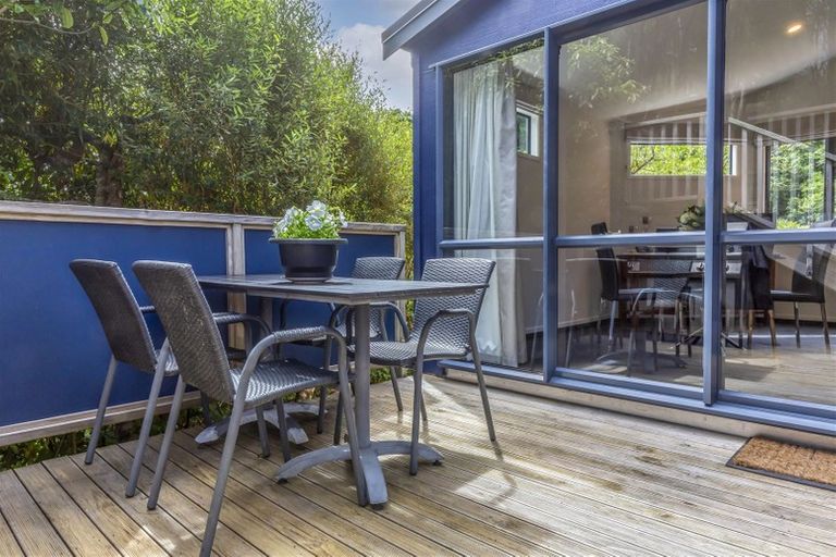 Photo of property in 86 Airlie Road, Plimmerton, Porirua, 5026