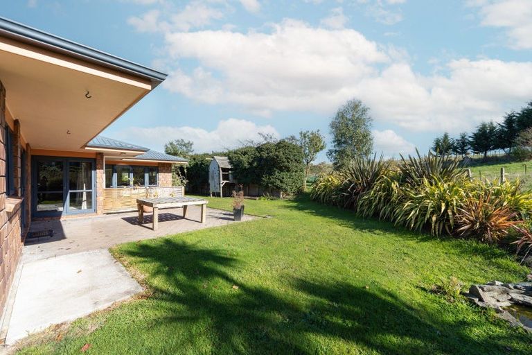 Photo of property in 65 Monteith Street, Halcombe, Feilding, 4779