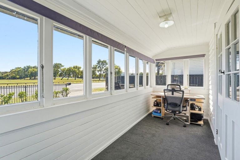 Photo of property in 520 Tremaine Avenue, Takaro, Palmerston North, 4410