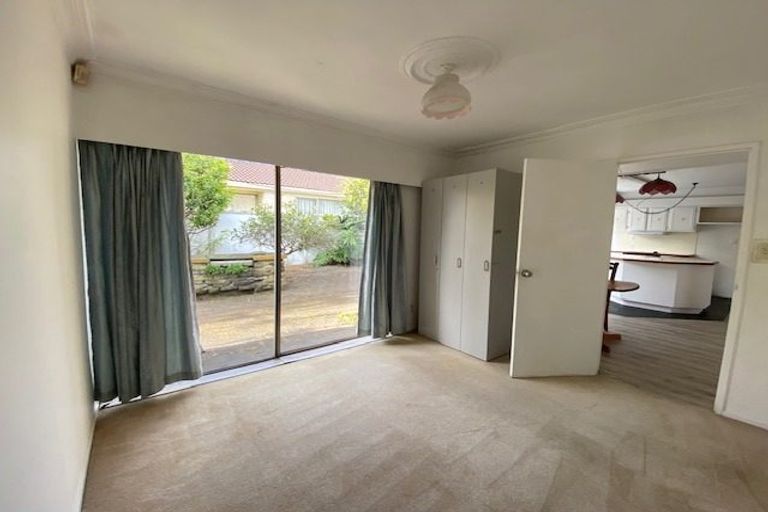 Photo of property in 1 Skilling Place, Farm Cove, Auckland, 2012