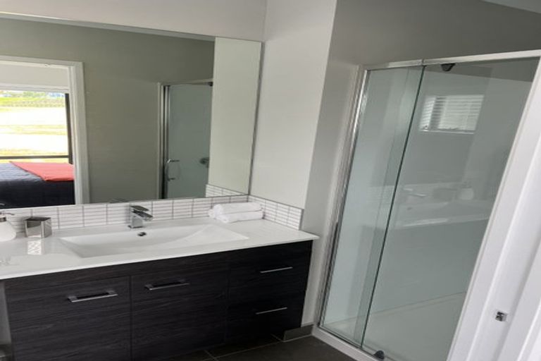 Photo of property in 10 Kapia Road, Westgate, Auckland, 0614