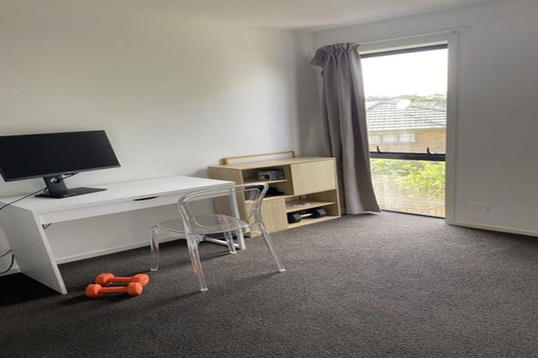 Photo of property in 24 Otaimako Place, Mangere, Auckland, 2022
