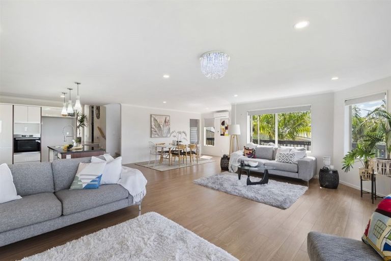 Photo of property in 941 East Coast Road, Torbay, Auckland, 0630