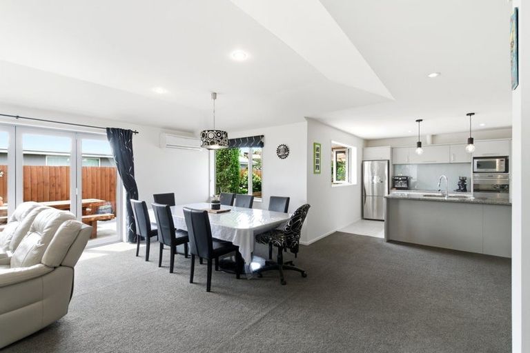 Photo of property in 15 Cridland Place, Halswell, Christchurch, 8025