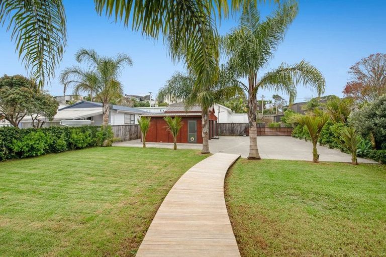 Photo of property in 43 Langton Road, Stanmore Bay, Whangaparaoa, 0932