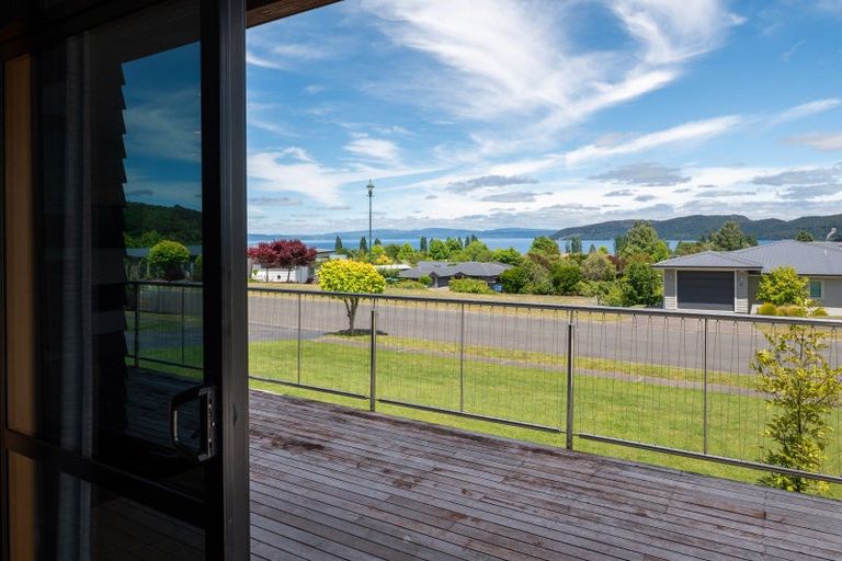 Photo of property in 6 Kestrel Lane, Kinloch, Taupo, 3377