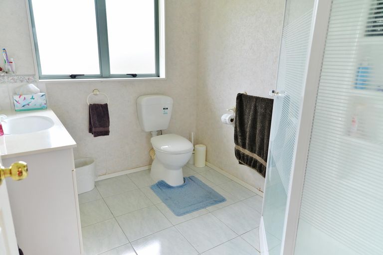 Photo of property in 8 Aristoy Close, Conifer Grove, Takanini, 2112