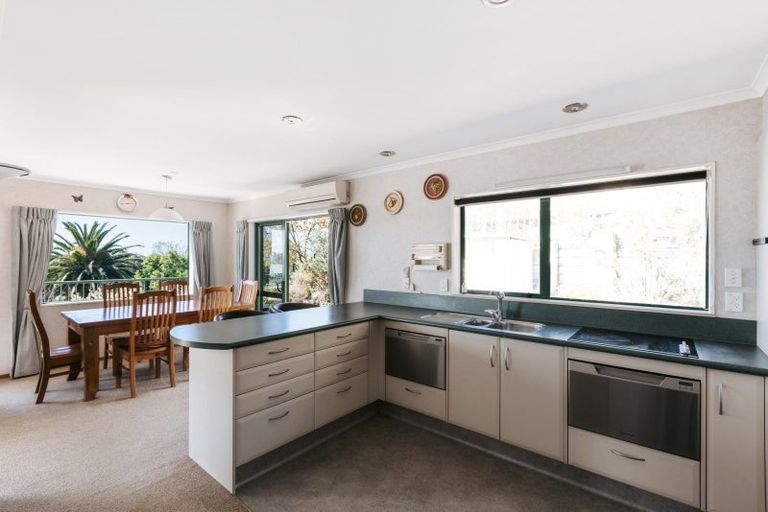 Photo of property in 32 Downing Place, Welcome Bay, Tauranga, 3112