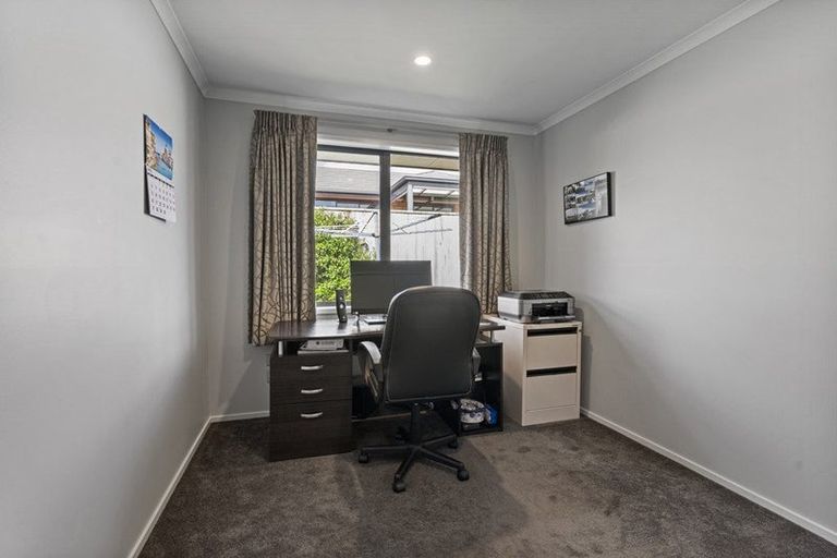 Photo of property in 9 Huetu Place, Bell Block, New Plymouth, 4312