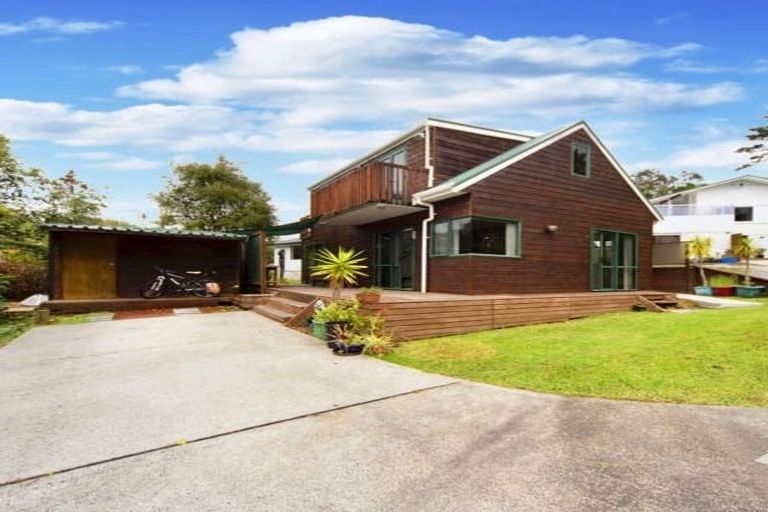 Photo of property in 662 Beach Road, Browns Bay, Auckland, 0630