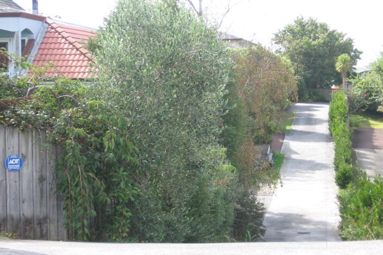 Photo of property in 72 Parr Terrace, Castor Bay, Auckland, 0620