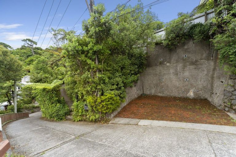 Photo of property in 54 Baroda Street, Khandallah, Wellington, 6035