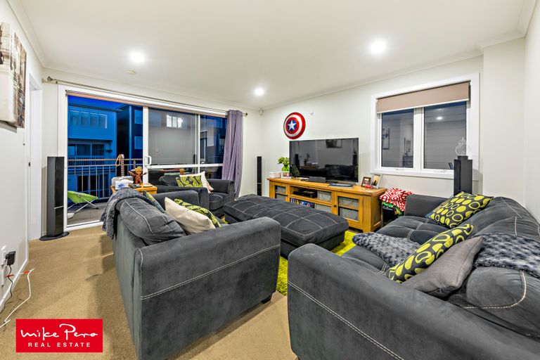 Photo of property in 10 Fernly Rise, Flat Bush, Auckland, 2019