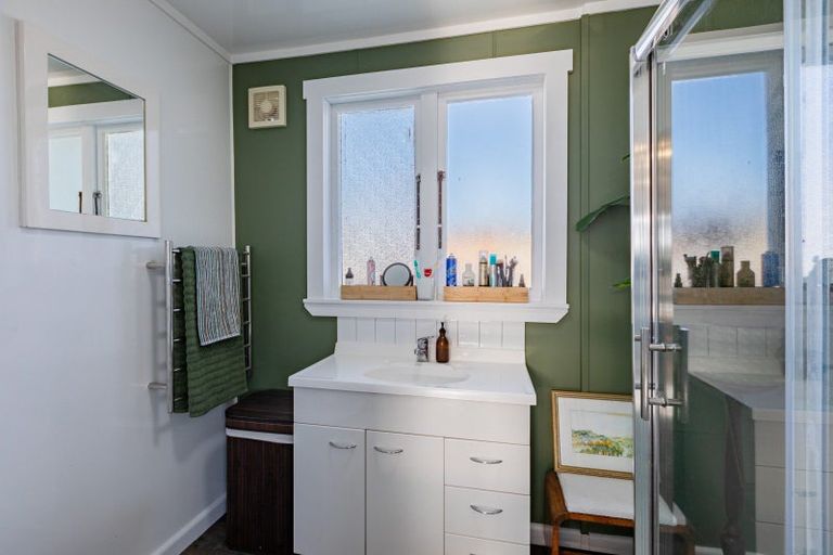 Photo of property in 13 Waverley Street, Waipawa, 4210