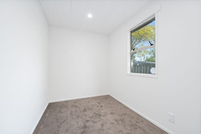 Photo of property in 1/60a View Road, Henderson, Auckland, 0612